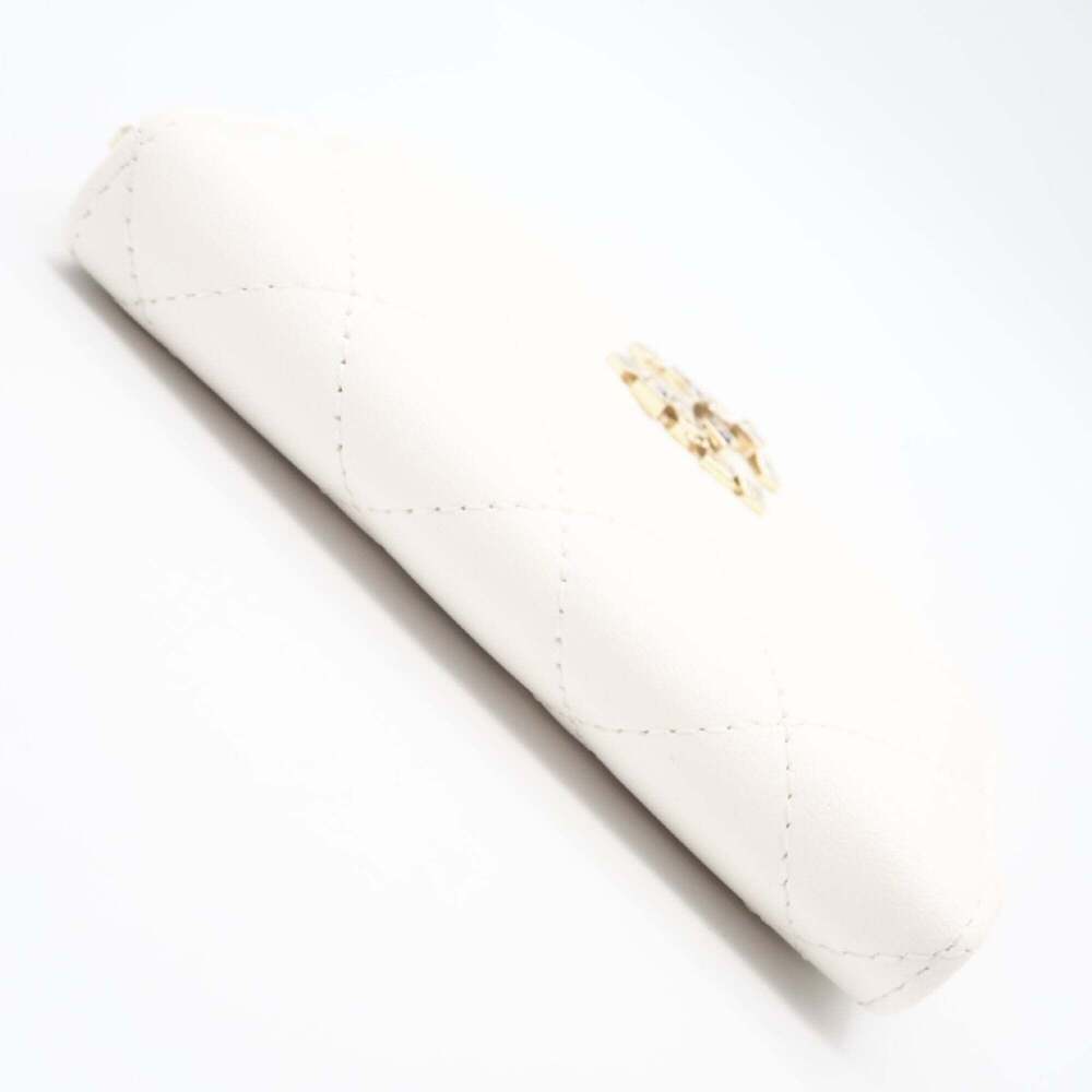 CHANEL Authentic White Lambskin Leather Wallet - Picture 6 of 12